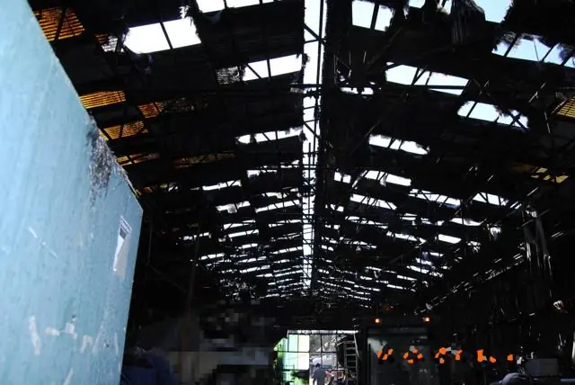 Incendio, deposito imbarcazioni: foto 1