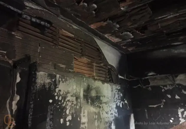 Incendio accidentale: corto circuito carica batterie avvitatore, villa - padova: foto 4