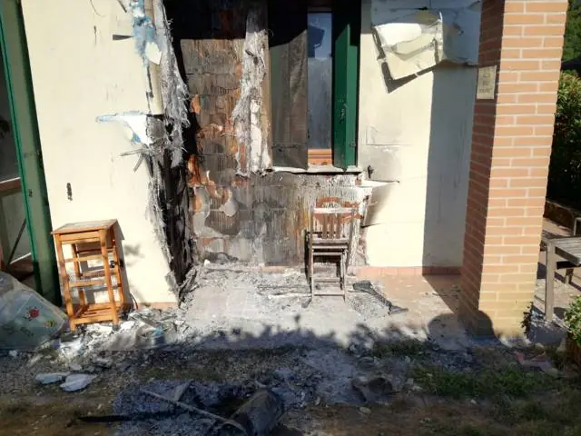 Incendio accidentale: barbecue a gas, casa a schiera - vicenza: foto 1