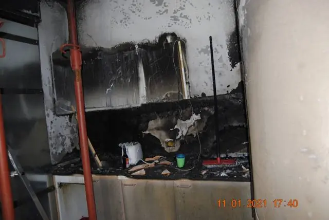 Incendio accidentale: presa elettrica, ufficio - corto circuito accidentale: foto 1