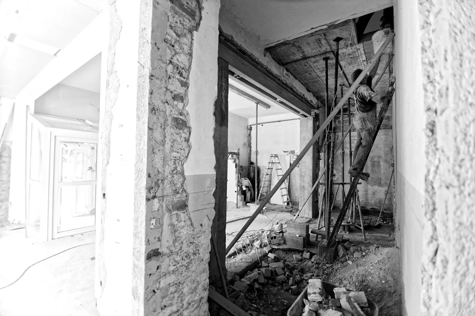 L'interno di un edificio in demolizione